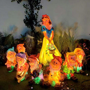 Décorations de Noël extérieures en fibre de verre multicolores à motif Blanche-Neige et les Sept Nains, éclairées par des lumières LED, indice de protection IP65 - Product Image 1