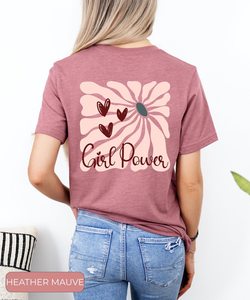T-shirt Girl Power da donna, casual, con stampa floreale, girocollo, manica corta, 100% cotone, colore viola chiaro. - Product Image 1