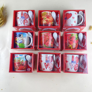 Taza <span class=keywords><strong>de</strong></span> Cerámica Roja con Cuchara para el Día <span class=keywords><strong>de</strong></span> <span class=keywords><strong>la</strong></span> <span class=keywords><strong>Madre</strong></span>, Diseño Creativo, Regalo Festivo - Product Image 1