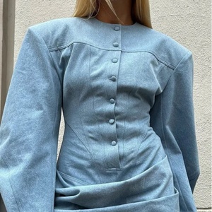 Nouvelle Robe Courte Tendance Boutonnée à Manches Bouffantes Coupe Ajustée Taille Haute Bleue Moulante pour l'Automne - Product Image 2