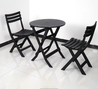 Ensemble table et chaises pliantes en plastique vert armée STG pour repas en plein air, villa et appartement - Meubles écologiques pour la maison