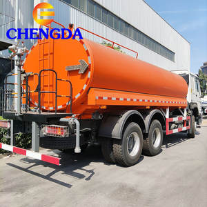 Sinotruk Howo 25000 Litri Spruzzando Acqua Camion Cisterna per la Vendita - Product Image 2