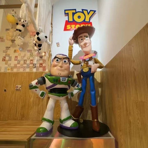 Personalizzato di qualità di altezza del prezzo di fabbrica del fumetto scultura a grandezza naturale della storia dello <span class=keywords><strong>sceriffo</strong></span> statua legnosa per la decorazione domestica - Product Image 1