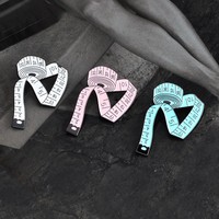 Vêtements pour femmes châle Cardigan col Clips robe chemise épinglettes sac Badges décoratifs mode ruban à mesurer accessoire de couture