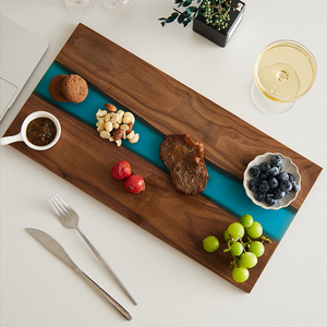 Tabla de cortar de resina y madera de nogal negro natural para servir charcutería tabla de queso con Río de resina epoxi - Product Image 3