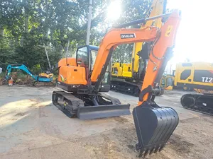 รถขุดขนาดเล็ก Develon DX60E พร้อมเครื่องยนต์และปั๊ม - กำลังขุดสูง ดีไซน์กะทัดรัด เหมาะสำหรับงานก่อสร้างและงานฟาร์ม - Product Image 4
