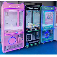 Machine à griffes de luxe rose avec éclairage spectaculaire, jeu d'arcade Clawee
