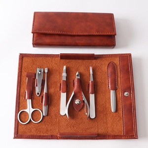 Ensemble de manucure et pédicure en cuir avec logo personnalisé, kit de coupe-ongles en acier inoxydable, outils de toilettage portables pour les voyages - Product Image 1