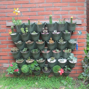 Vente en gros d'usine : Jardinières murales verticales avec système d'irrigation goutte-à-goutte, pots <span class=keywords><strong>de</strong></span> fleurs auto-arrosants, jardinières murales suspendues - Product Image 5