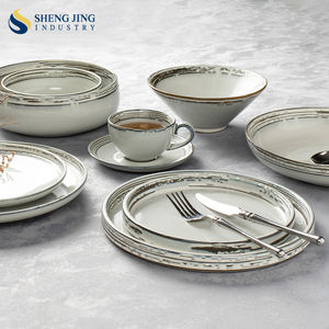 Juego de vajilla de cerámica gris celadón pintado a mano-Tazón, plato, tazas de café y platillos-Esmalte reductor con detalles en marrón - Product Image 2