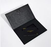Cartes de membre bancaires VIP Or Argent Boîtes d'emballage magnétiques haut de gamme Boutique Embossage Papier artistique Doublure en éponge