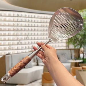Cuillère égouttoir en acier inoxydable, grand égouttoir en métal 304 pour boulettes, fondue chinoise, grains de poivre du Sichuan - Product Image 1