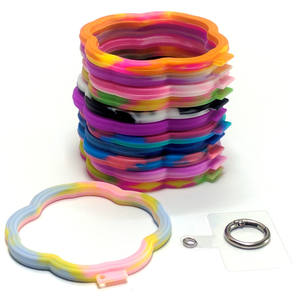 Accesorios de moda europea americana Cross-Border Hot European American Style Pulsera de silicona Llavero Squeeze Toys - Product Image 2