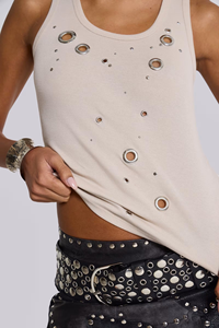 Camiseta sin mangas acanalada para mujer, diseño personalizado, con ojales y tachuelas, cuello en U, ajuste ceñido, estilo punk urbano - Product Image 2