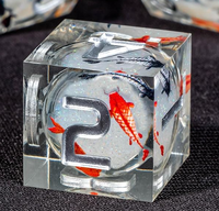 Dés polyédriques transparents en résine avec numérotation en argent sur le thème du poisson pour les jeux de divertissement