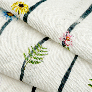 Tissu en rayonne et nylon à motif floral imprimé, doux, respirant et lisse, idéal pour les jupes - Product Image 5