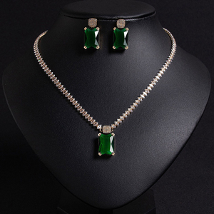 Parure de bijoux tendance pour femme avec zircons cubiques rouges et verts, design carré, idéale pour fiançailles, fêtes, mariages, cadeau pour demoiselle d'honneur S-0055 - Product Image 3