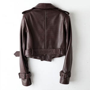 Veste en cuir véritable à col en peau de mouton gaufrée façon croco - Manteau court en cuir ceinturé pour <span class=keywords><strong>femme</strong></span> Automne/Hiver 2025 - Product Image 3