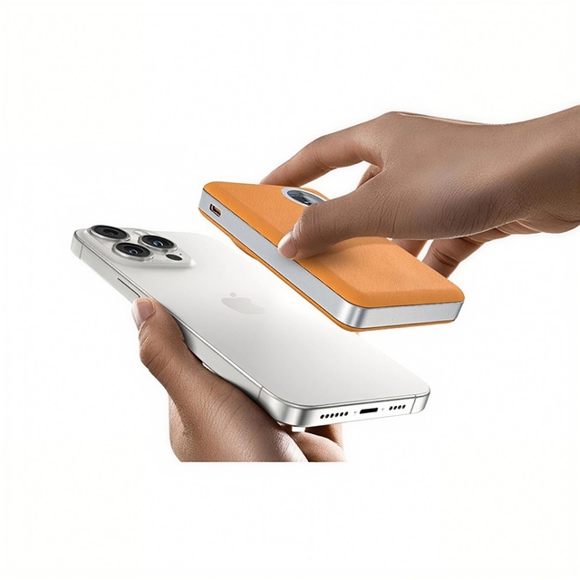Phone and Headphone Magnetic Power Bank 10000mah High Safety Solid State Power Bank with TFT Display
