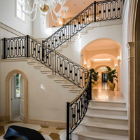 Systèmes de rampes et de garde-corps d'escalier en fer décoratifs modernes - Peignables et fabriqués sur mesure