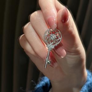 Colgante de Llave de Girasol de Plata Pura S925, Diseño Simple y Moderno, Zirconia Ágil, Joyería Ligera Personalizada, Dijes Encantadores - Product Image 2