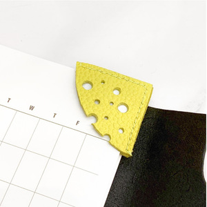New arrival, in stock! Creative mini book corner protector, page clip, PU leather, cute cartoon cheese-shaped <b>bookmark</b>. - Product Image 4