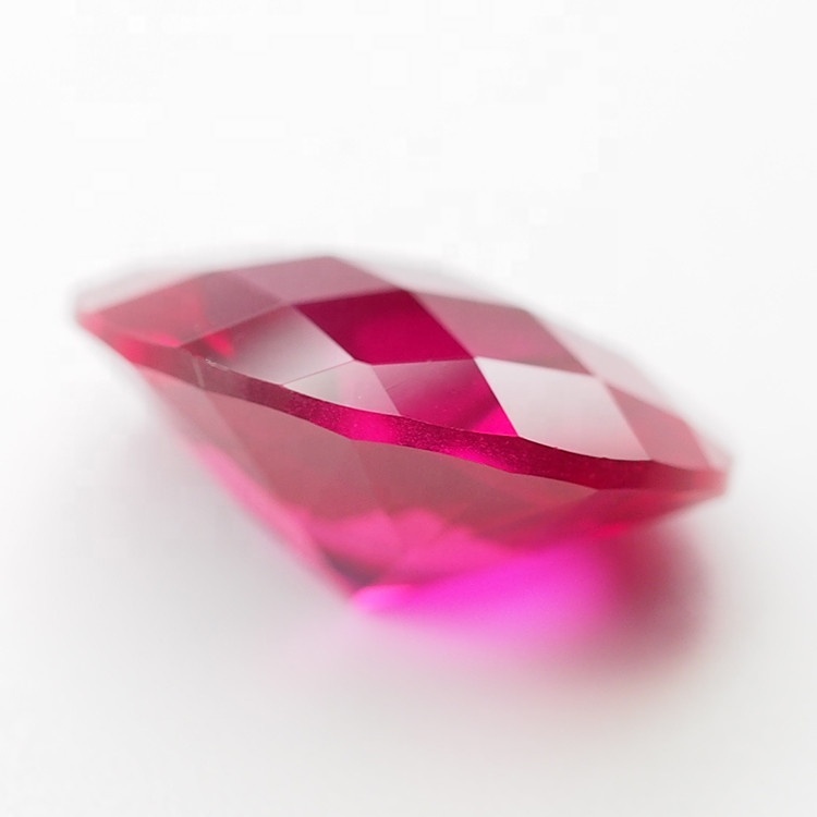Haute qualité rouge corindon synthétique pour bijoux en or