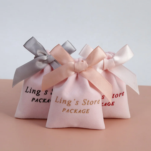 Bolsa de Terciopelo con Cordón de 7x9cm, Personalizada con Logotipo, Pequeña, para Joyería - Product Image 4