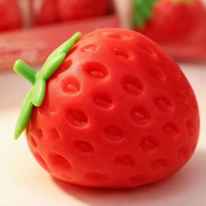 Jouet anti-stress en forme de fraise, mignon, souple, en TPR non toxique, pour enfants, unisexe, pour soulager le stress et la décompression - Product Image 5