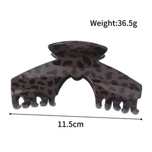 Grande pince à cheveux incurvée motif léopard café, élégance féminine, maintien antidérapant pour femme - Product Image 3
