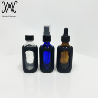 Bouteille d'épices en verre transparent de 2oz 60ml avec manchon en silicone et couvercle en poly cône