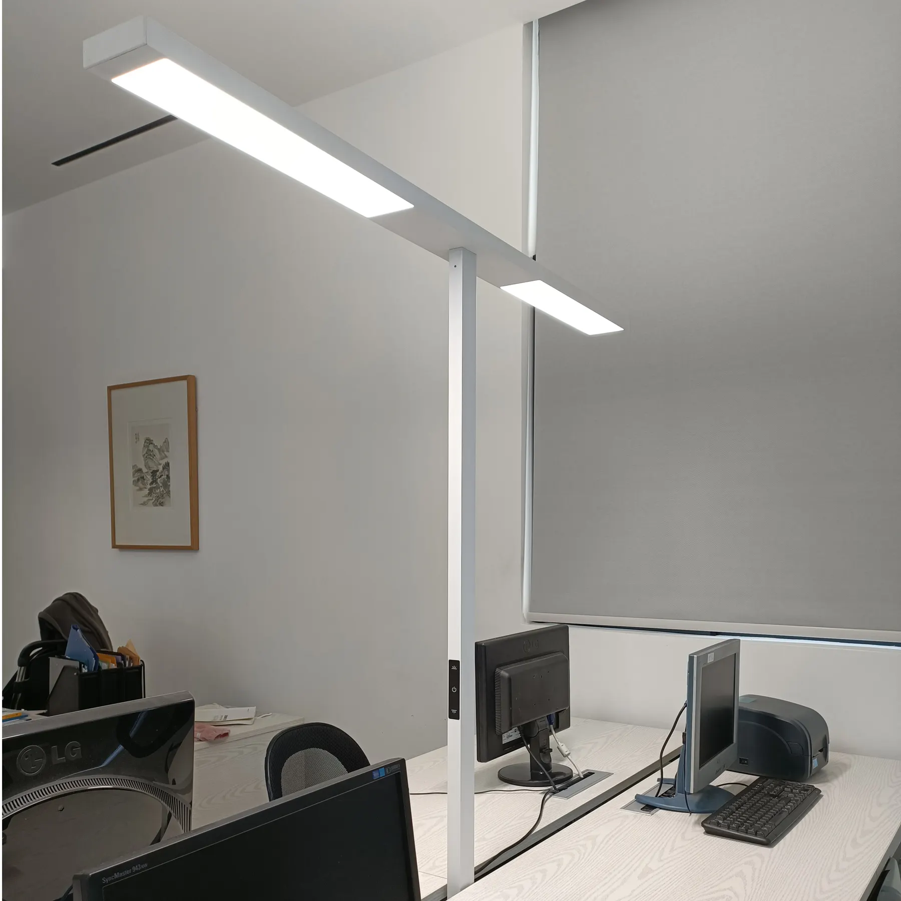 High Quality Office Stand-up Modern Smart Sensing Led Standing Floor Lamps With Sensor table lamps
