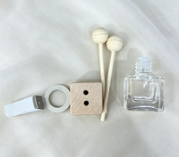 Diffuseur d'air frais carré en verre de 8 ml pour voiture avec clip de ventilation, surface estampée à chaud, flacon vide pour huiles essentielles et parfums