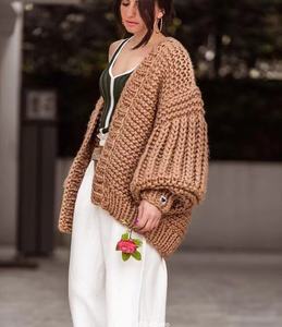 Maglione di lana in maglia a mano in lana spessa lavorato a mano cappotto fatto a mano da donna <span class=keywords><strong>Cardigan</strong></span> di <span class=keywords><strong>peluche</strong></span> all'uncinetto fatto a mano - Product Image 4