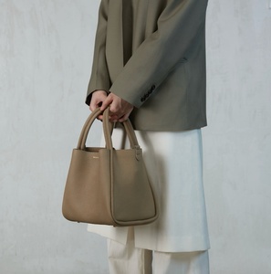 Bán Buôn Lớn Bài Hát Unisex Cầm Tay Tote Túi Dây Kéo Nút Đóng Cửa Biểu Tượng Tùy Chỉnh Không Thấm Nước Nhẹ Da Vải - Product Image 5