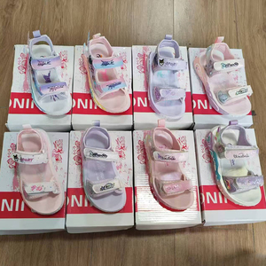 Nouvelles sandales d'été décontractées pour filles, design tendance, boucle en PU, semelle en caoutchouc, décoration florale, chaussures mignonnes pour enfants - Product Image 2
