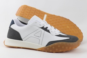 In 2025, la tendenza della moda sarà per scarpe da uomo Casual a fondo piatto e stringate leggere, comode e traspiranti. - Product Image 2