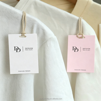 Étiquette volante en carton ivoire avec logo personnalisé, conception universelle pour vêtements, étiquette de marque pour vêtements, bagages, sacs, bijoux et accessoires