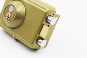 China Manufacturer Home Security Anti <strong>Thief</strong> Rim Lock Surface Mounted Deadlock Brass Latch <strong>Good</strong> Lock With Screw and Cheap Prices - Product Image 5