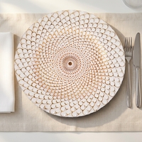Assiettes de présentation en verre rose à rayures dorées modernes de 33 cm pour la vente en gros, idéales pour le camping, la décoration intérieure et les mariages, écologiques