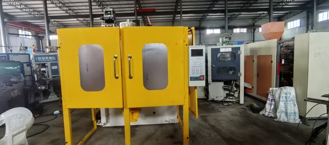 HDPE plastic 5Liter  used blow mould machine  HDPE bottle  second hand blowing machine