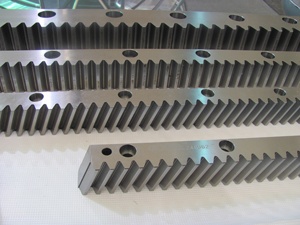 <span class=keywords><strong>Pignon</strong></span> à <span class=keywords><strong>crémaillère</strong></span> hélicoïdale en acier inoxydable CNC Machine pièces de <span class=keywords><strong>système</strong></span> de mouvement linéaire avec traitement de moulage sous pression <span class=keywords><strong>crémaillère</strong></span> à engrenage droit en acier - Product Image 6