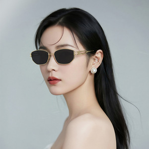 Nouvelles lunettes de soleil œil de chat de style européen et américain, monture métallique, protection UV400, pour femmes, tendance, type 3, noires - Product Image 1