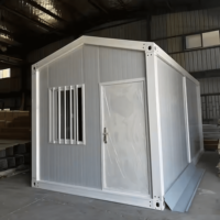 Maison conteneur préfabriquée modulaire à toit triangulaire, style rustique, pour villa de vacances