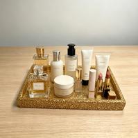 Plateau de rangement rectangulaire long en résine dorée scintillante pour salle de bain et cuisine, idéal pour parfums, bijoux et cosmétiques, décoration de comptoir de luxe