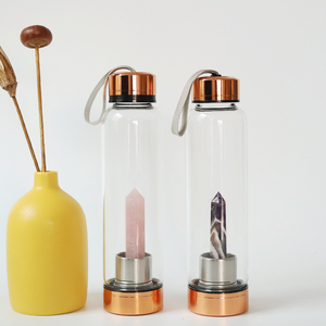 Botol Air Kaca Kuarsa Jernih Amethyst Rose Gold 500ml dengan Cetak Logo Kustom, Infuser Teh, dan Batu Permata Penyembuh - Product Image 1