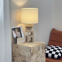 Lampe de table géométrique en travertin Wabi Sabi avec abat-jour en tissu de lin pour la chambre à coucher, le salon, la décoration d'hôtel