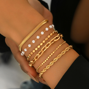 Bracelet croisé multicouche au design simple et luxueux, élégant et personnalisé pour femme, en alliage, bijoux de mode en gros - Product Image 2