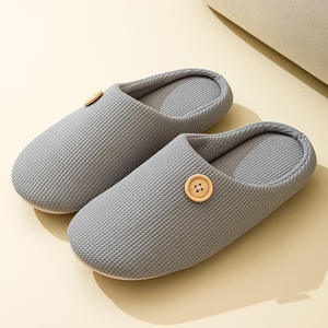 Pantuflas Unisex Personalizadas para Interiores con Botón Japonés, Suela de Gamuza y Espuma Viscoelástica Suave, Ligeras para Uso en el Hogar y Dormitorio en Invierno - Product Image 5