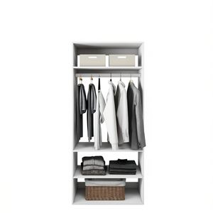 Moderno sistema de armario abierto de madera blanca con barra para colgar y estantes para almacenamiento en el dormitorio - Product Image 1